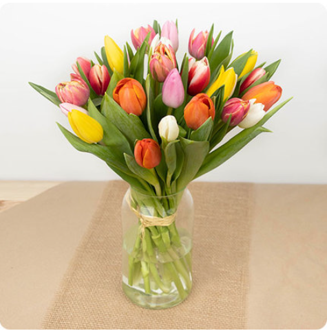omposée avec des couleurs variées en fonction de l'arrivage du fleuriste en charge de la conception de votre bouquet.